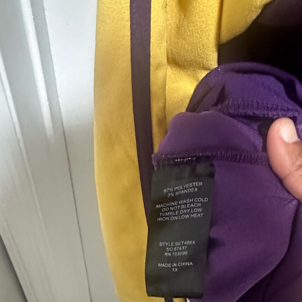 💛Zip-Up Track Jacket💛 - Picture 9 of 9